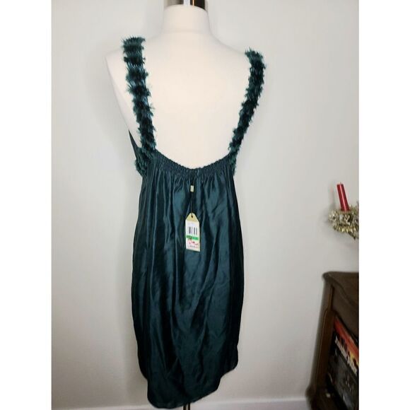 Max Studio | NWT Emerald Dress with Pom Pom Detail - Picture 4 of 6